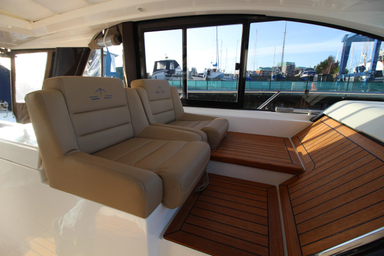 2011 Sealine SC42