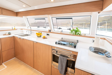 2024 Bali Catamarans Catsmart 