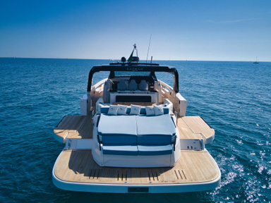 2022 Cayman Yachts 540WA