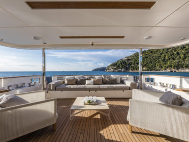 2023 Custom Line Navetta 37