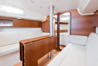 2011 Italia Yachts Italia 10.98