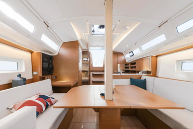 2022 Jeanneau  Sun Odyssey 380