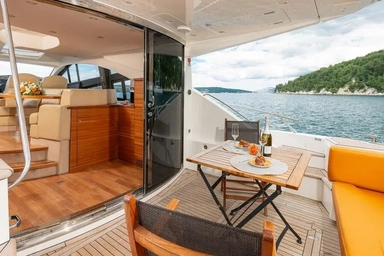 2011 Sealine T50