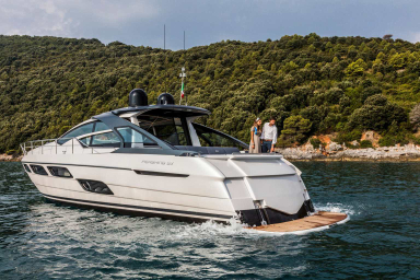 2016 Pershing Yachts 5X