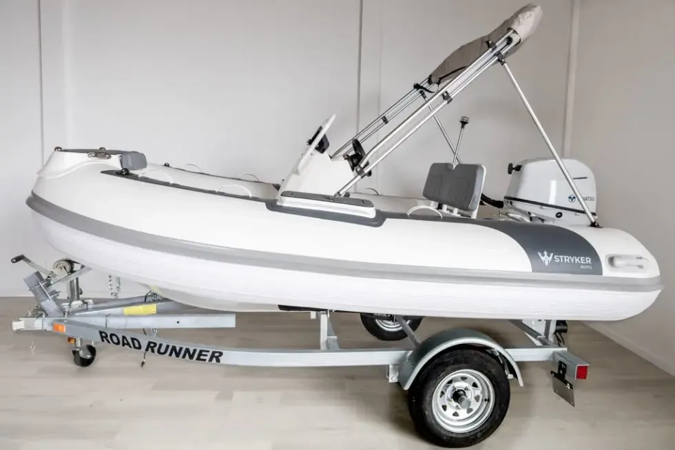 2022 Stryker Boats RIB LUX 330