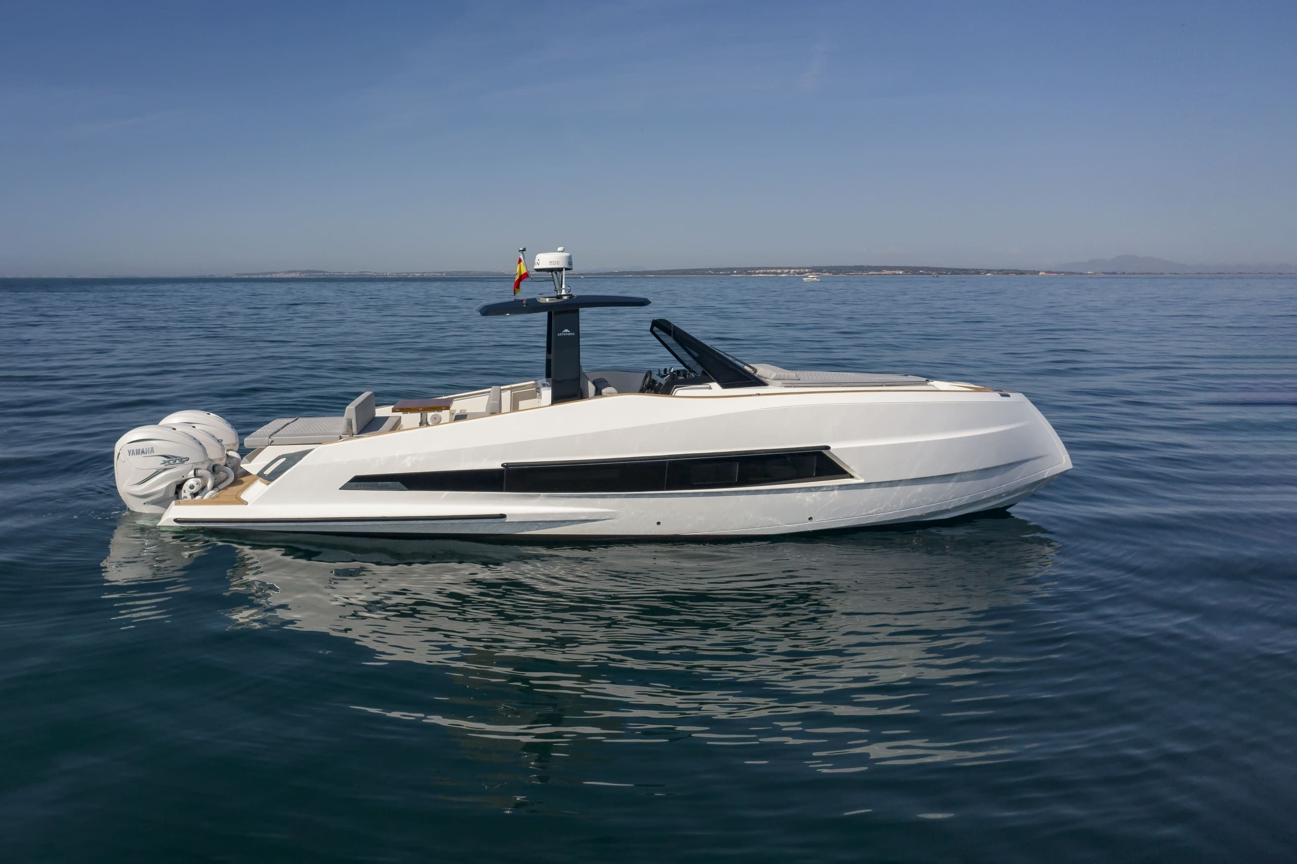 2024 Astondoa 377 Coupe Outboard