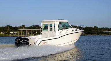 2018 Boston Whaler 315 Conquest