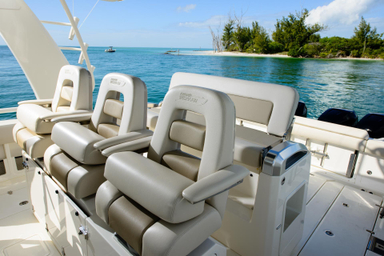 2022 Boston Whaler 420 Outrage