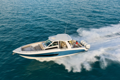 2022 Boston Whaler 420 Outrage