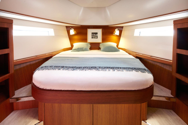 2013 Contest Yachts 52MC Flybridge