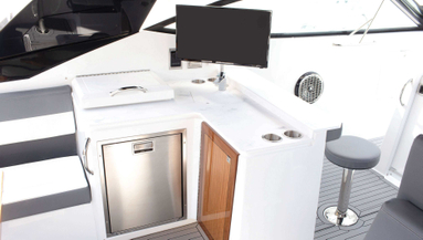 2021 Cruisers Yachts 38 GLS I/O