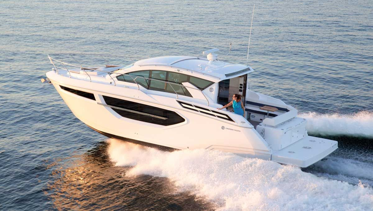 2022 Cruisers Yachts 42 Cantius