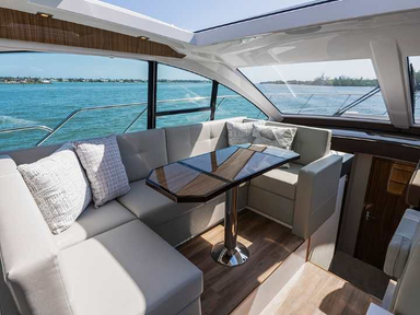 2022 Cruisers Yachts 50 Cantius