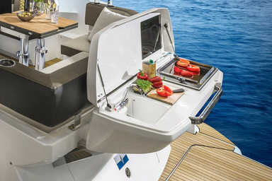 2019 Bavaria Yachts R40