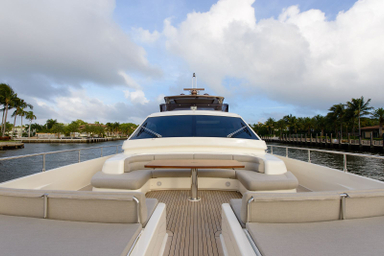 2010 Ferretti Yachts Altura 840