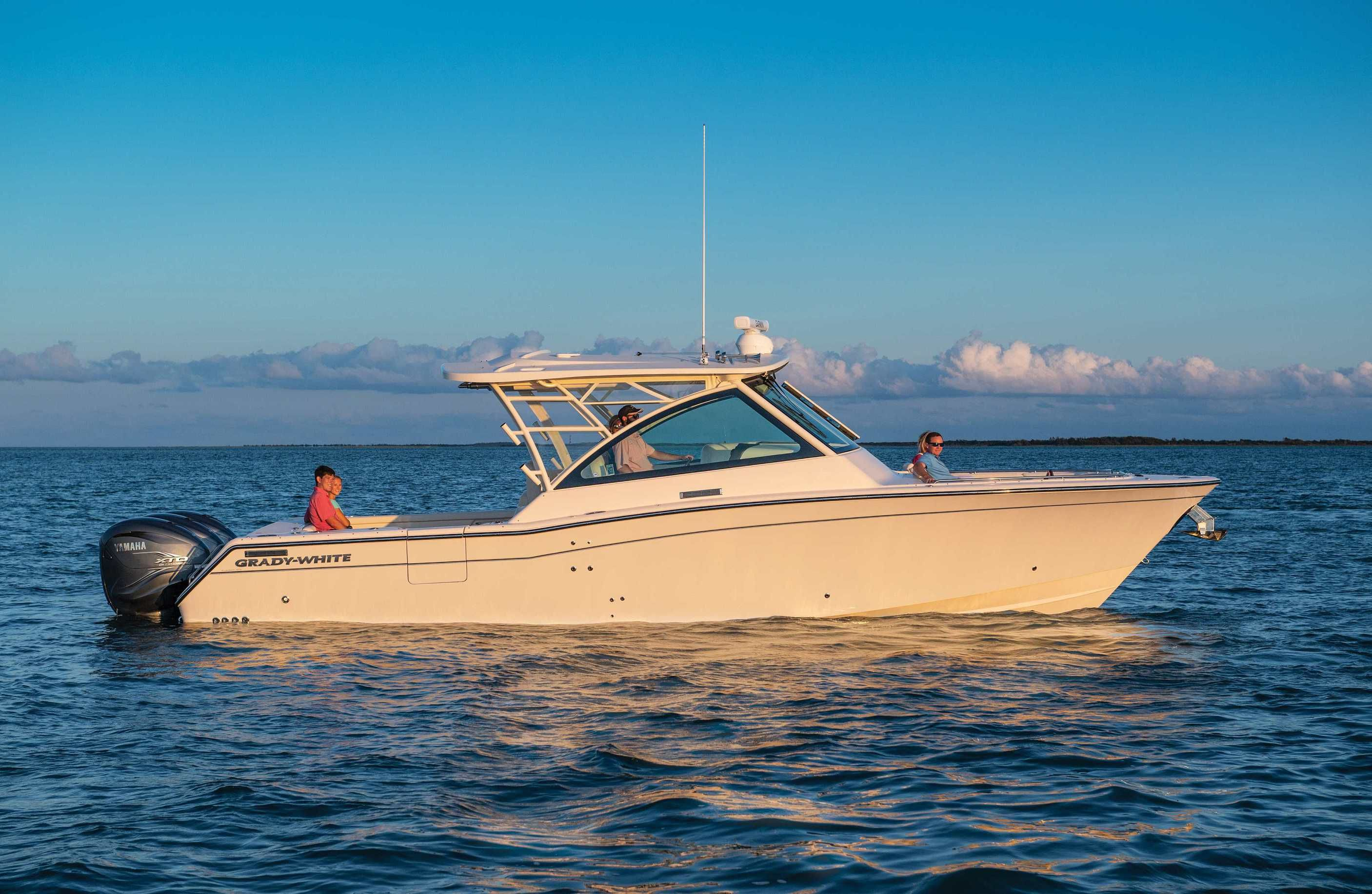 2024 Grady-White Freedom 375