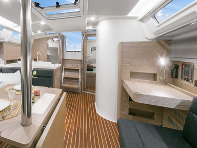 2017 Hanse Yachts 388