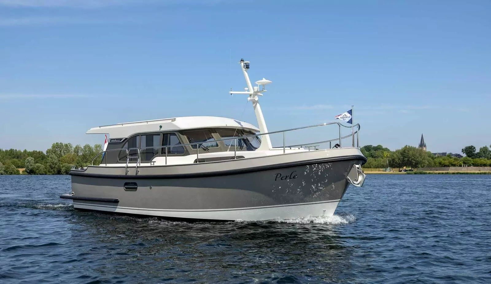 2016 Linssen Yachts 30 SL Sedan