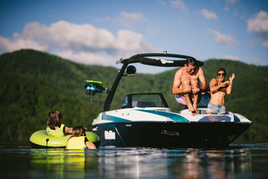 2021 Malibu Boats Wakesetter 21 MLX