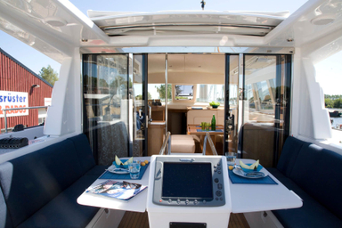 2022 Moody Yachts Decksaloon 45