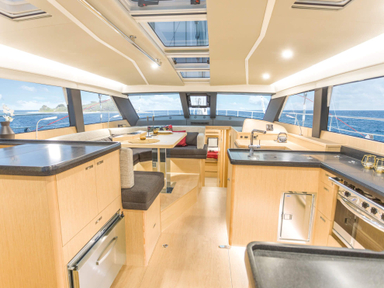 2014 Moody Yachts Decksaloon 54