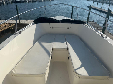 2001 Pursuit Boats 2470 Center Console
