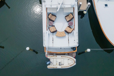 1986 Tollycraft Yachts Pilothouse