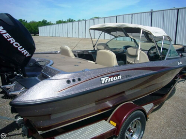 2016 Triton Boats SF-19