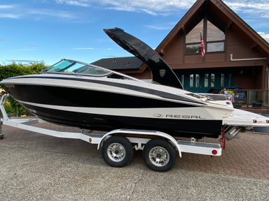 2014 Regal Boats 2300 Bowrider