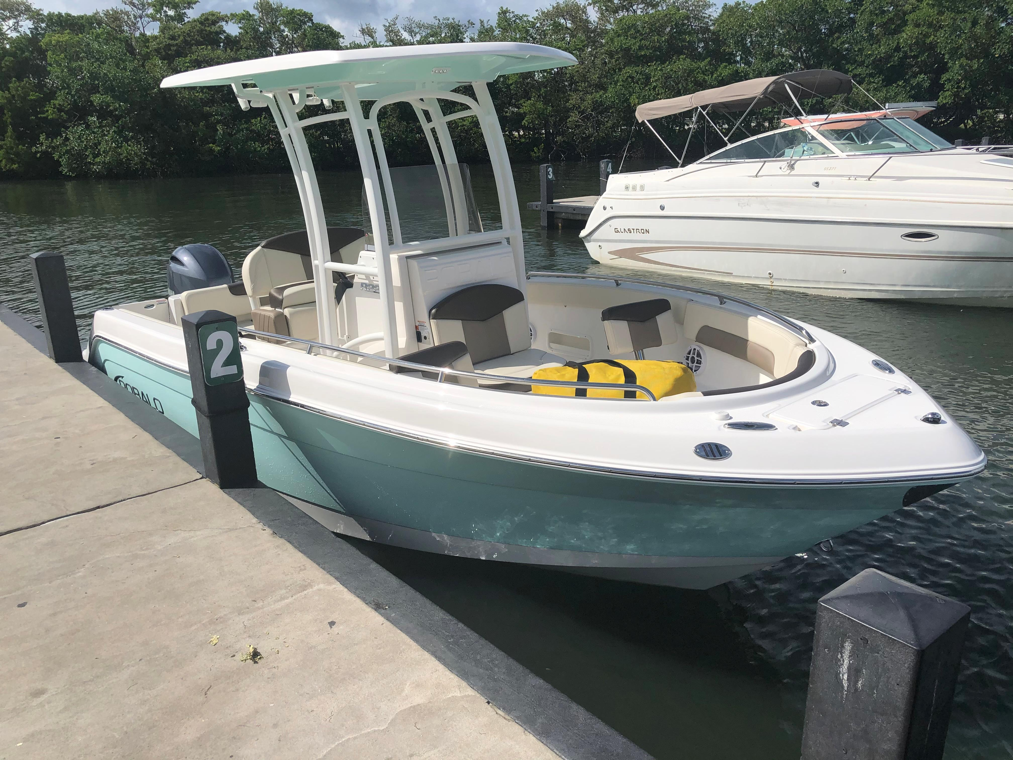 2020 Robalo R222 Explorer