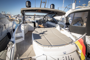 2017 Princess Yachts V48 Open