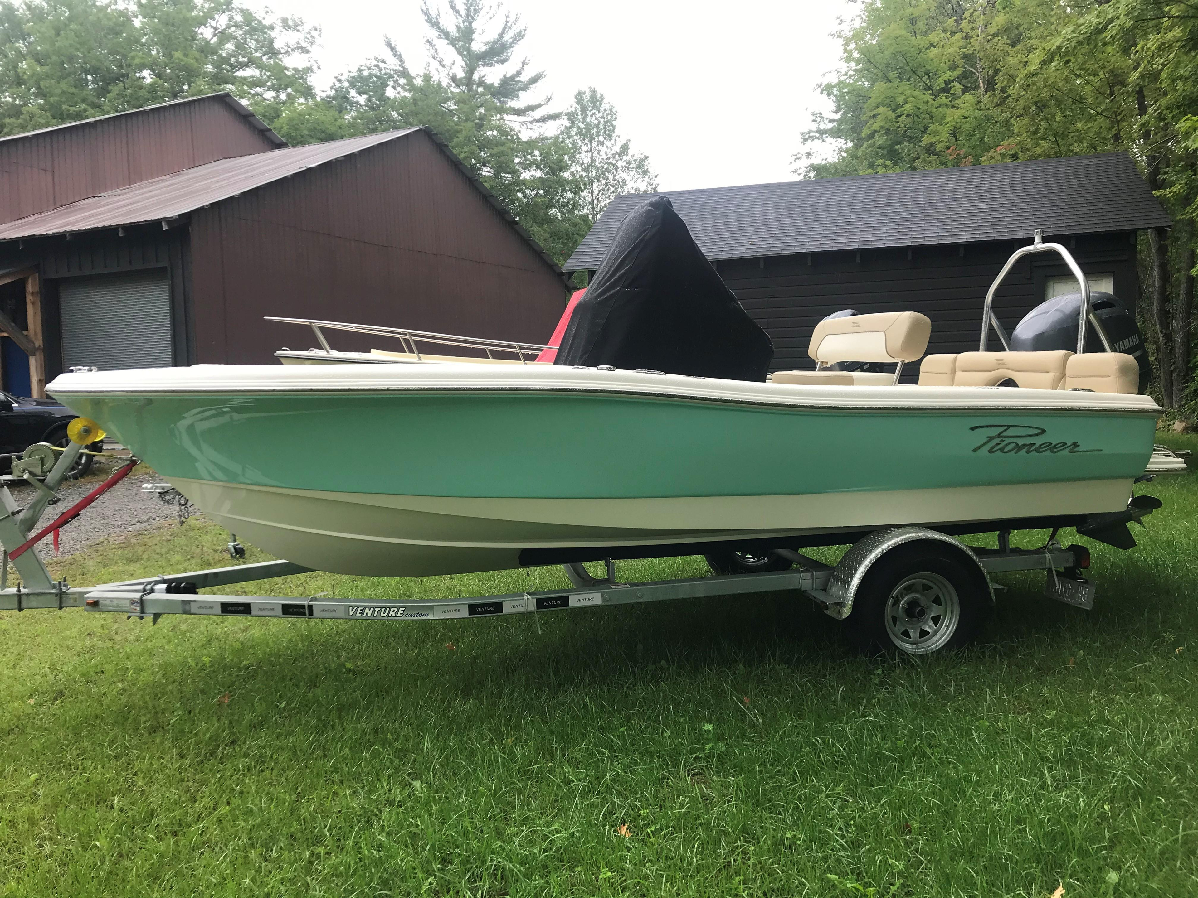 2022 Pioneer Boats 180 Islander