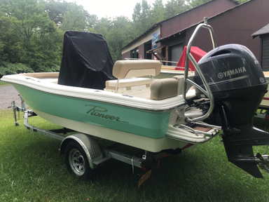 2022 Pioneer Boats 180 Islander