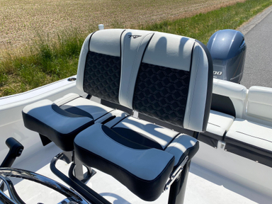 2022 Tidewater Boats 220 LXF