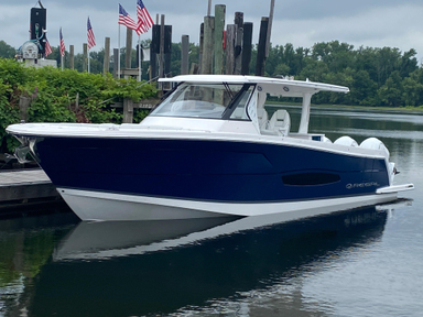 2022 Regal Boats 38 SAV