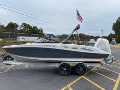 2022 Tahoe 210 S
