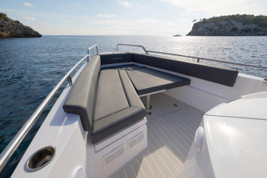 2022 Axopar 28 CABIN