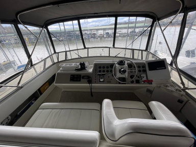1994 Carver Yachts 370 Aft Cabin Motoryacht