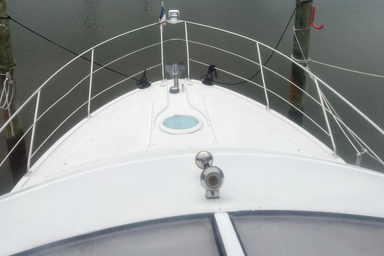2005 Carver Yachts 33SS