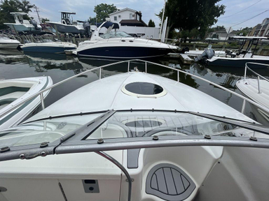 2004 Stingray Boats 240 CS