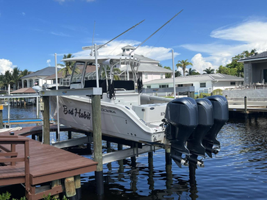 2016 Cobia Boats 344 Center Console