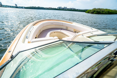 2018 Chris-Craft Calypso 30