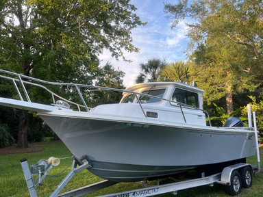 2021 Parker Offshore 2320 SL Sport Cabin