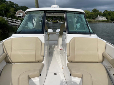 2019 Pursuit Boats DC 325 Dual Console