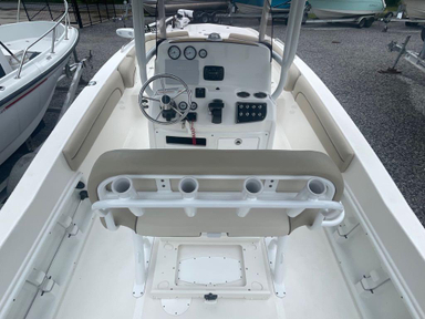 2022 Nautic Star 231 Hybrid