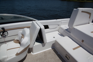 2022 Four Winns Horizon 230