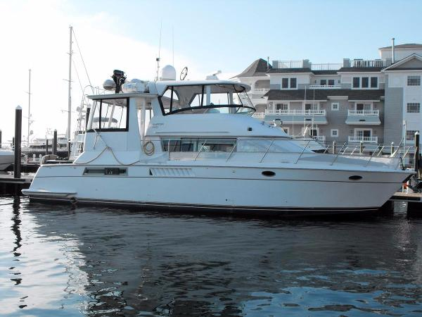 1997 Carver Yachts Cockpit Motoryacht 500