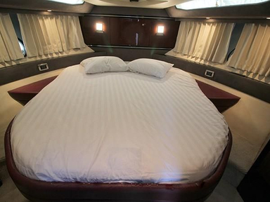 2010 Marquis Yachts 420 Sport Coupe