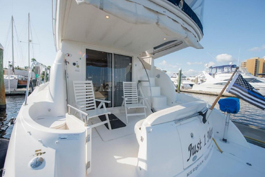 2009 Meridian Yachts 391 Sedan