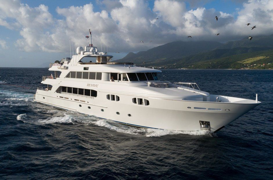 2013 Richmond Yachts Catching Moments